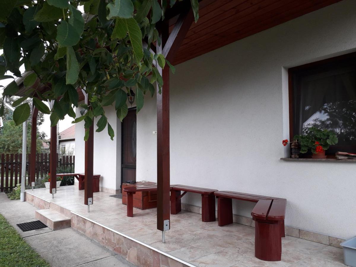 Matyas Apartman Tard Εξωτερικό φωτογραφία