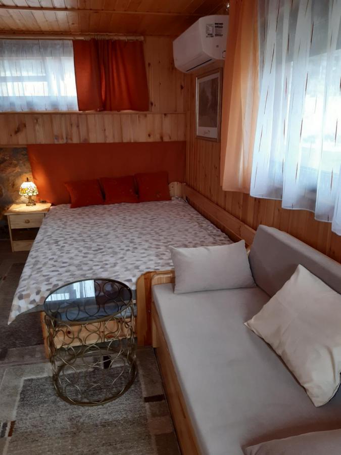 Matyas Apartman Tard Εξωτερικό φωτογραφία