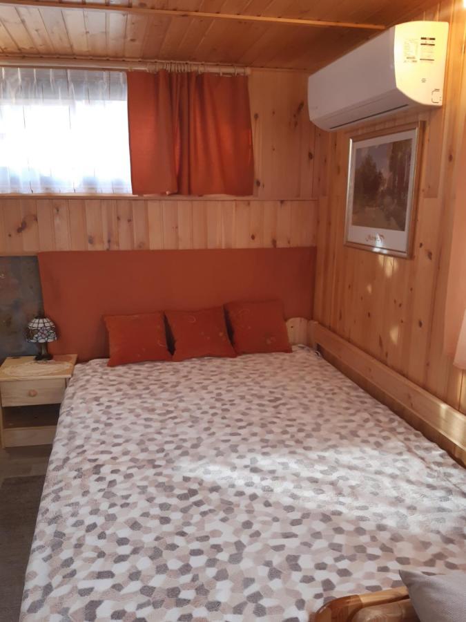 Matyas Apartman Tard Εξωτερικό φωτογραφία